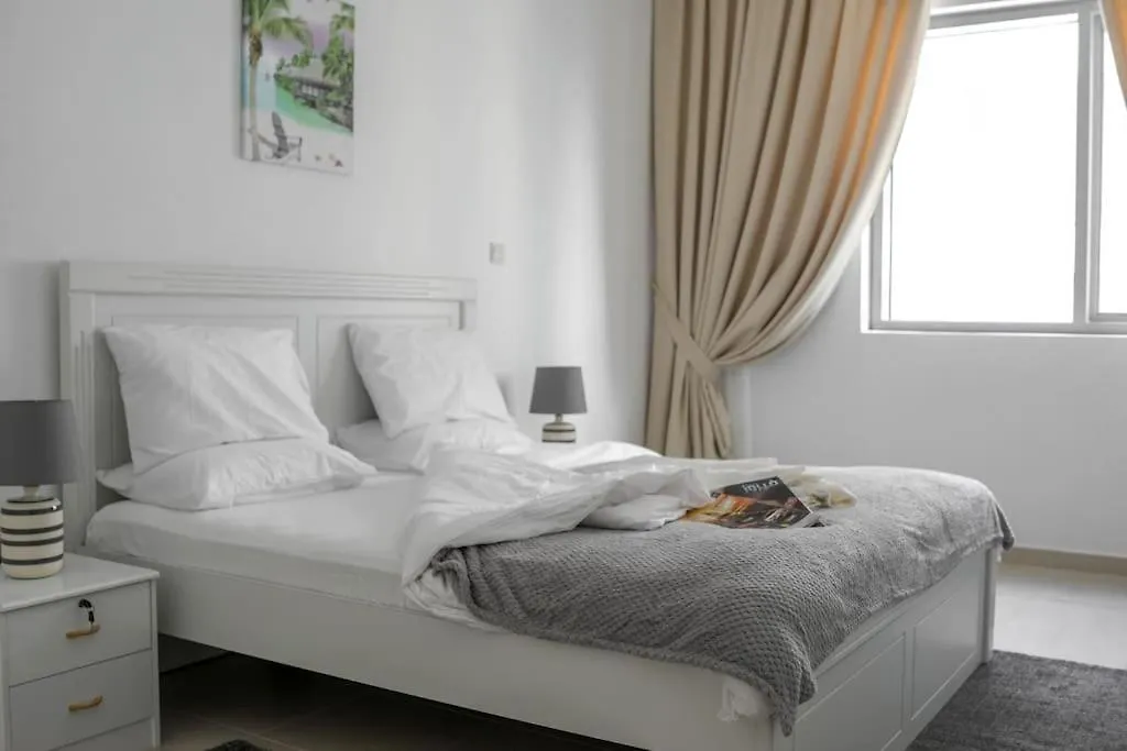 Best 2 Bedroom Apartment Beach Front アブダビ